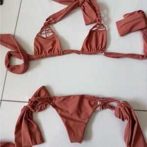 Acacia secrets top and bottom in papaya.